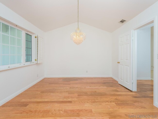 Building Photo - 8584 Cliffridge Ave