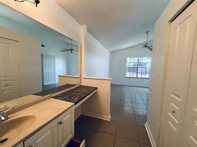 Building Photo - 105 Cobblestone Way