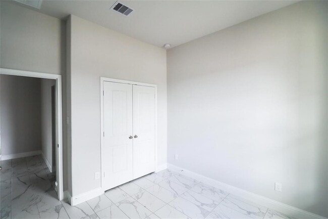 Building Photo - 10106 Water Harbor Dr