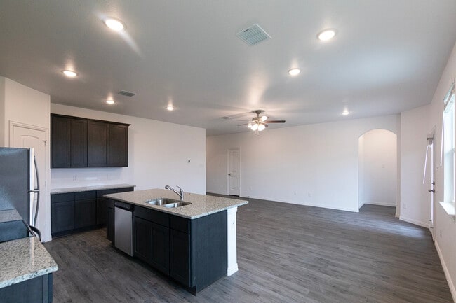 Building Photo - 1450 Waterview Dr