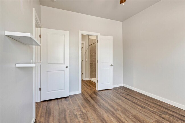 Building Photo - 414 N Tucker Ave