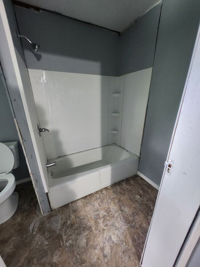 Building Photo - 1 bedroom west side