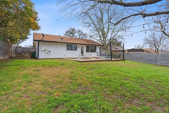 Building Photo - 7106 Colony Park Dr