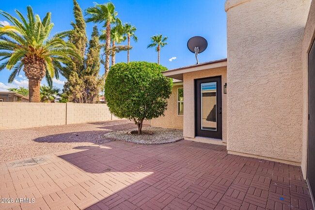 Building Photo - 26007 S Cedarcrest Dr