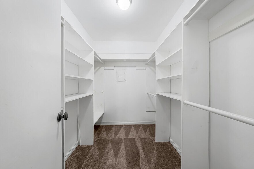 Building Photo - 4843 Collwood Blvd