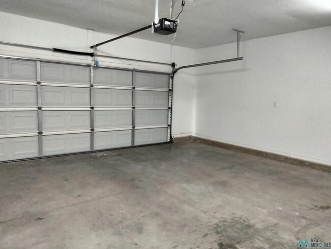 Building Photo - 2021 Hali Ln