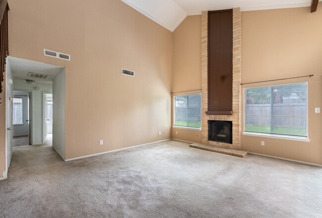 Building Photo - 16830 Spruce Run Dr