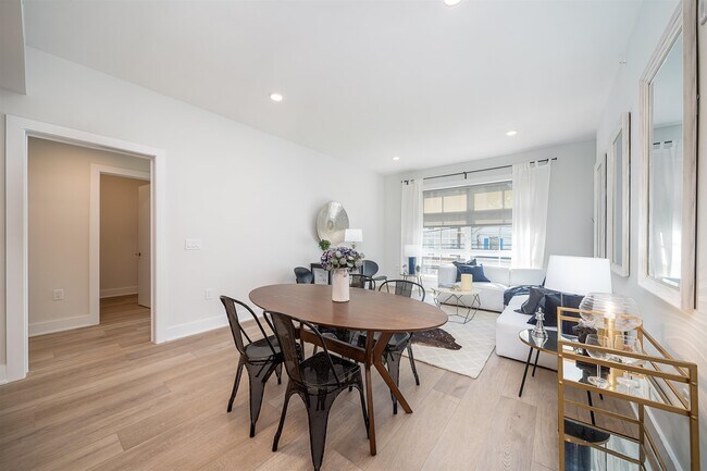 Building Photo - 418 Palisade Ave