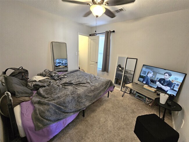 Building Photo - 19734 Glenfinch Ln