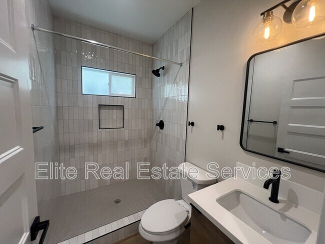 Building Photo - 3315 Clairemont Mesa Blvd