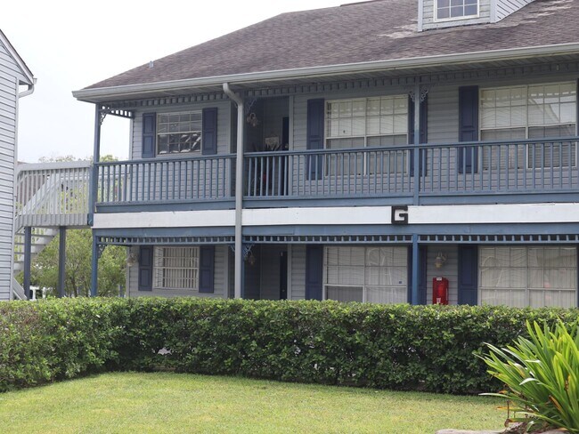 Building Photo - CONDO 2Bedroom 2 Bath MOVE IN READY CALL C...