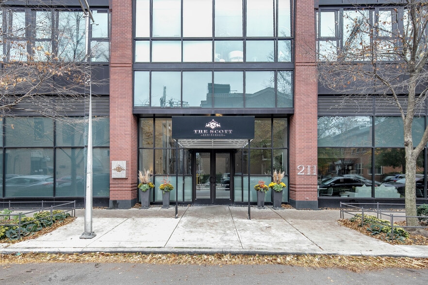 Building Photo - 211 W Scott St