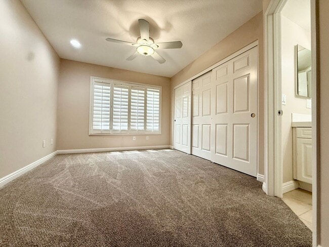 Building Photo - Gated 4 Bedroom 3 1/2 Bath Two Story Home