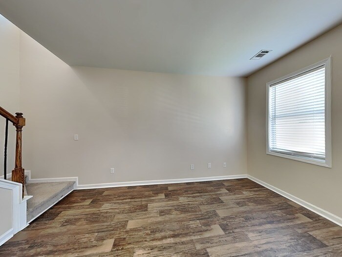 Building Photo - 2609 Bluestone Dr SW