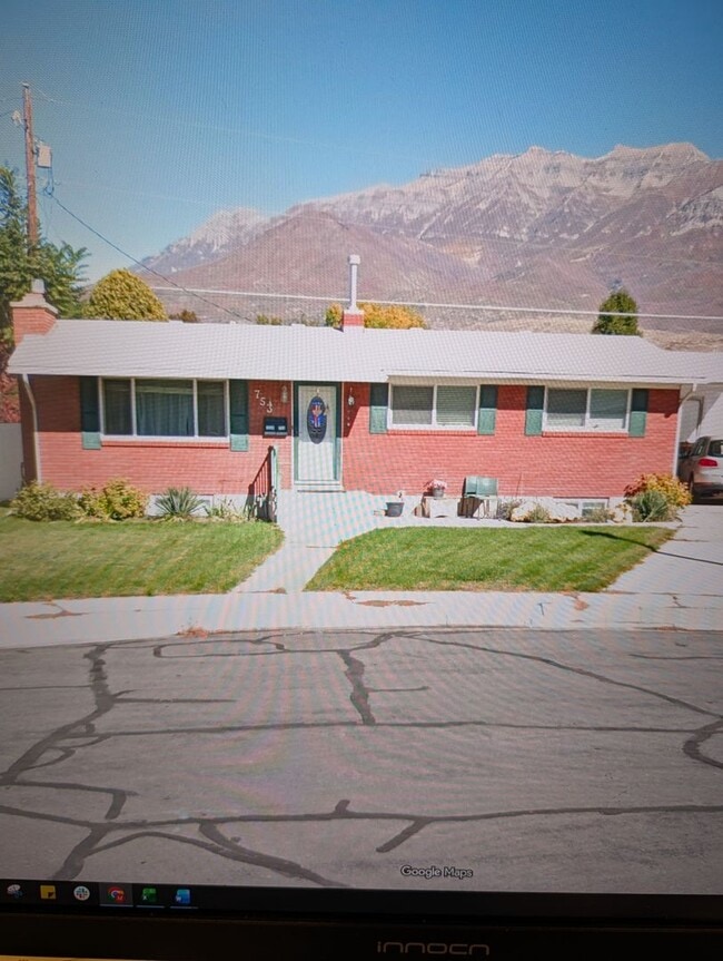 Building Photo - 2 Bedroom Basement Unit For Rent!