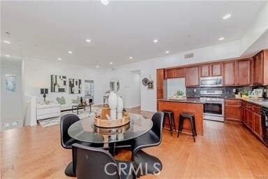 Building Photo - 1134 Elfstrom Dr