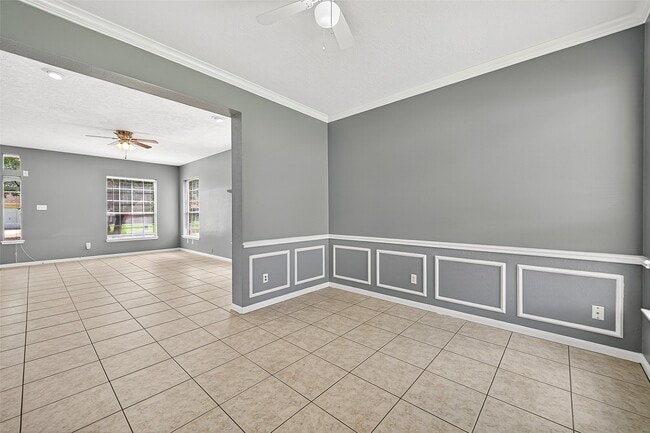 Building Photo - 4806 Sunshine Dr