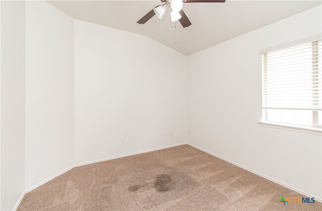 Building Photo - 7003 Osbaldo Dr