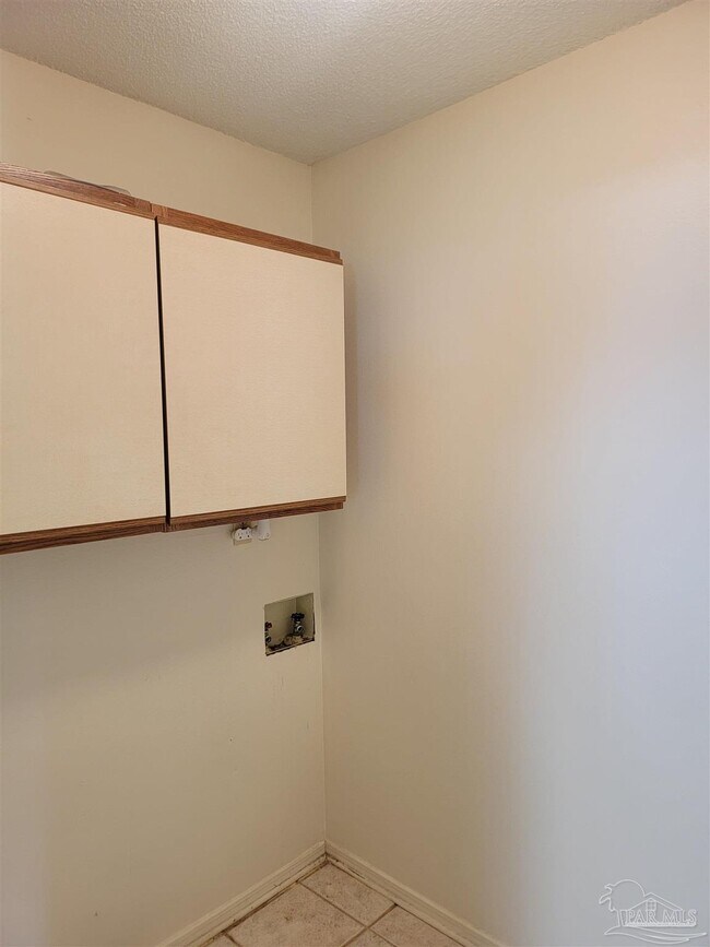 Building Photo - 8146 Treetop Ln