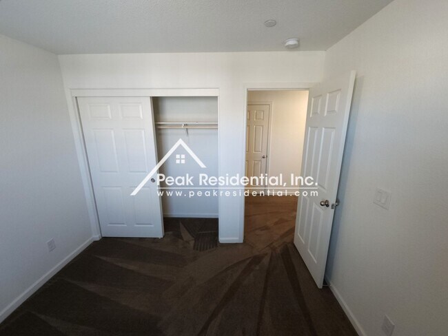 Building Photo - Newer North Natomas 3bd/2.5ba House with Loft & 2 Car Garage