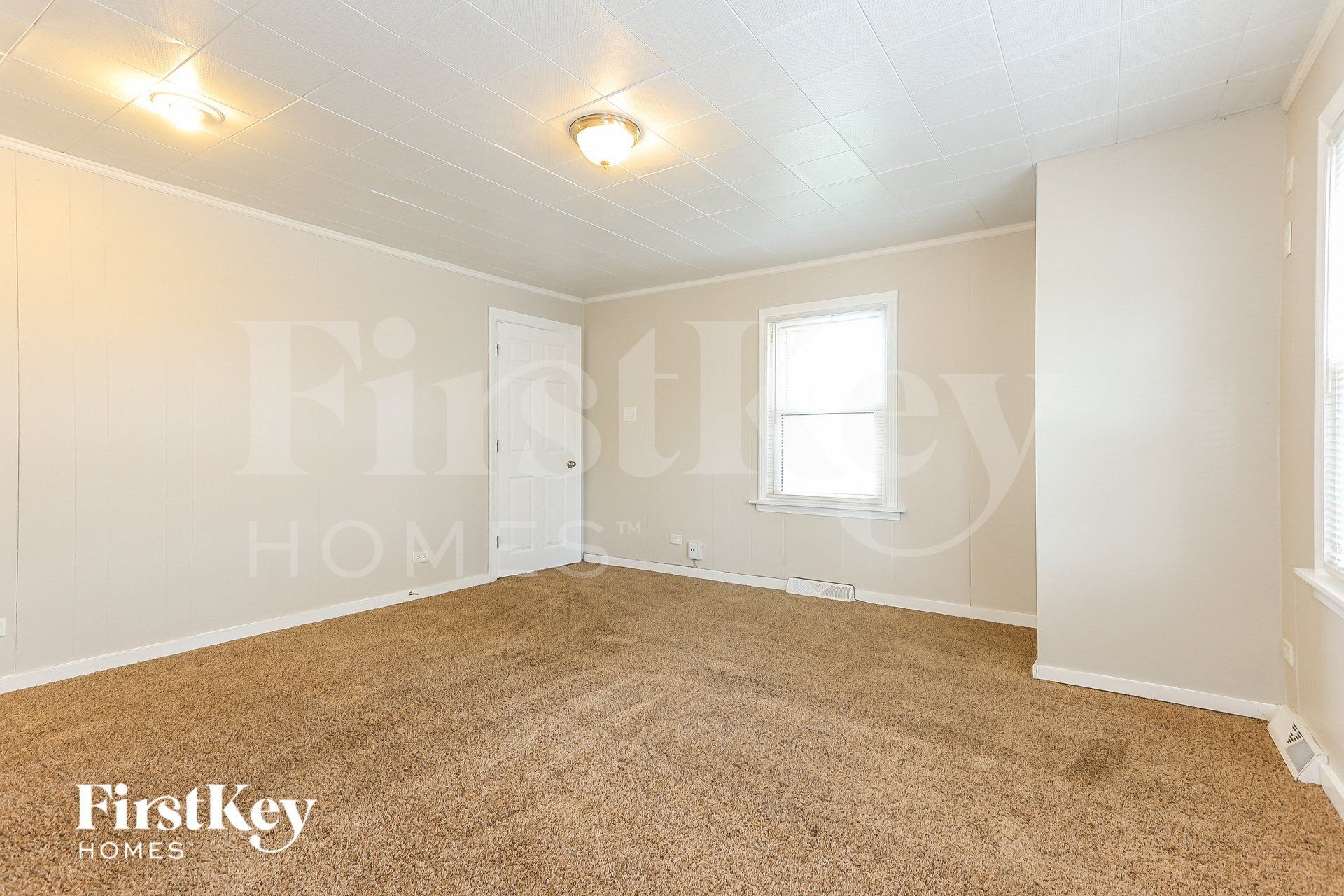 Building Photo - 14448 Kilbourn Ave