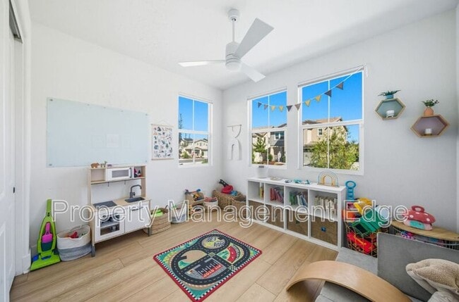 Building Photo - 32017 Radiant Dr