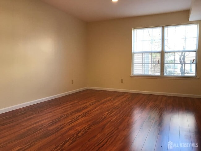 Building Photo - 601 Hampshire Dr