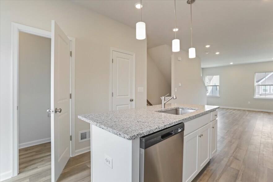 Building Photo - 331 Sandy Bottom Cir