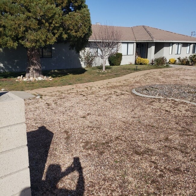 Building Photo - 13980 Mission St