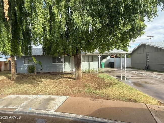 Building Photo - 348 E 8th Dr