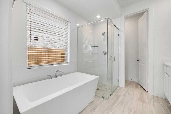 Building Photo - 997 Newport Crk Dr