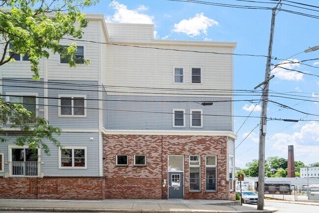 Building Photo - 75 Walnut St