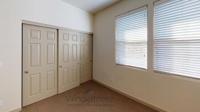 Building Photo - Luxury Townhome located in the Vue 22 Comm...
