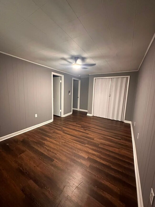 Building Photo - 821 Desota Pl