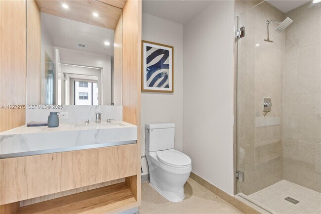 Building Photo - 11 NE 6th St