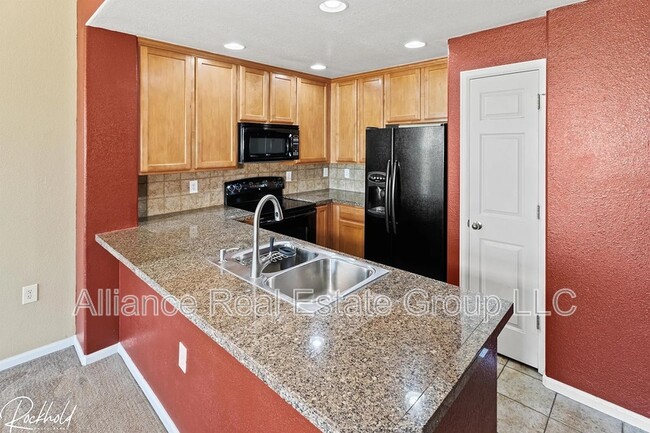 Building Photo - 16046 E Geddes Ln