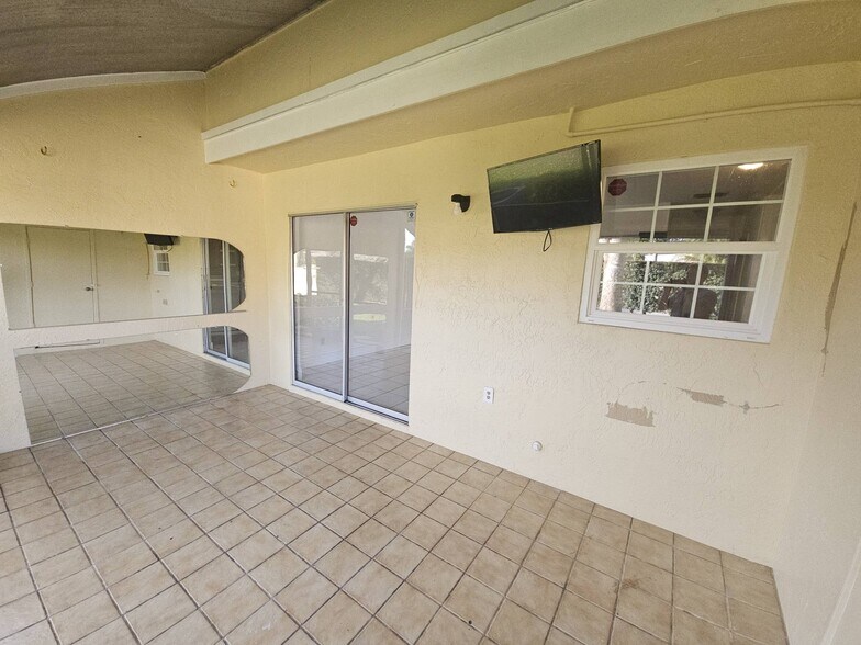 Building Photo - 2925 Belmont Ln