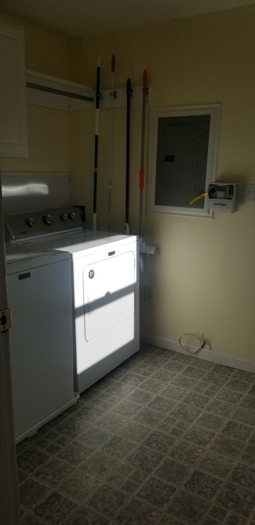 Building Photo - Very nice 1 bed 1 bath house on Columbia