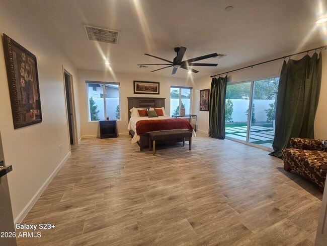 Building Photo - 2817 N 71st Pl