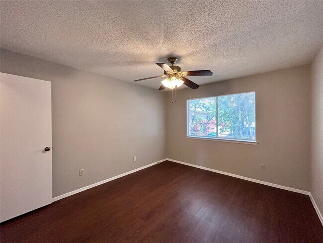 Building Photo - 506 Willowbend Cove