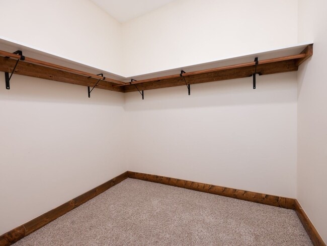 Building Photo - Spacious & Elegant 3-Bedroom Home – Flexib...