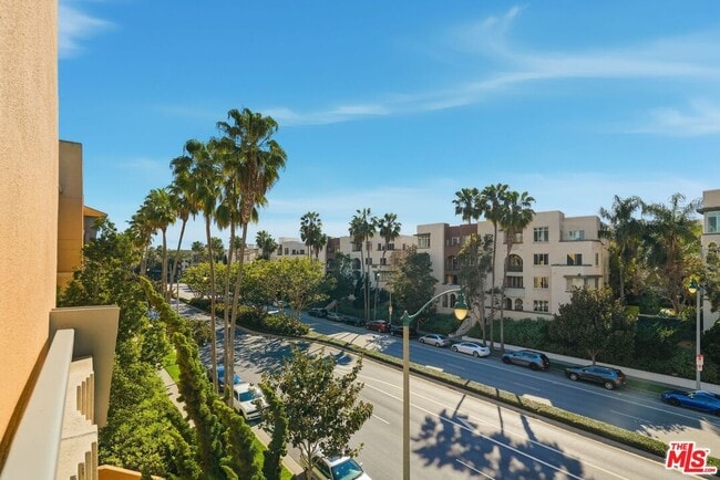 Building Photo - 5831 Seawalk Dr