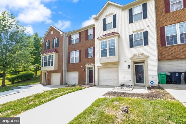 Building Photo - 4004 Meadow Trail Ln