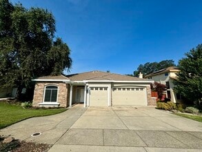 Building Photo - Stunning 3-bedroom 3-bathroom home in Yank...