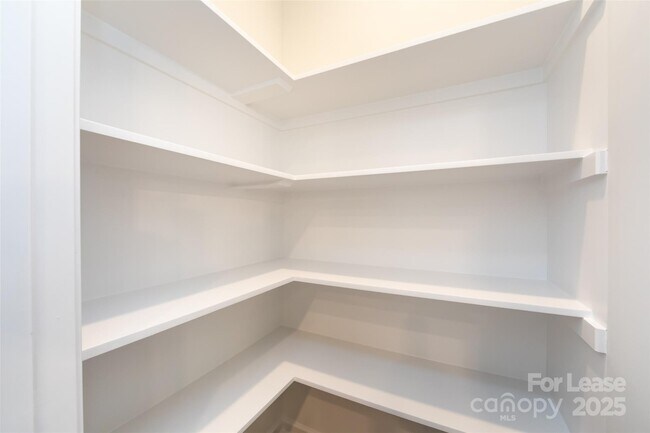 Building Photo - 2550 Lydia Ave