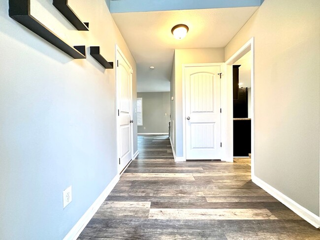 Building Photo - 1192 Meachem Dr