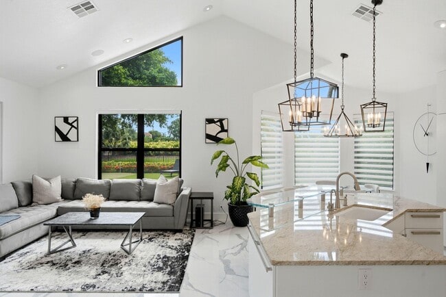 Building Photo - 10720 Ave of the PGA