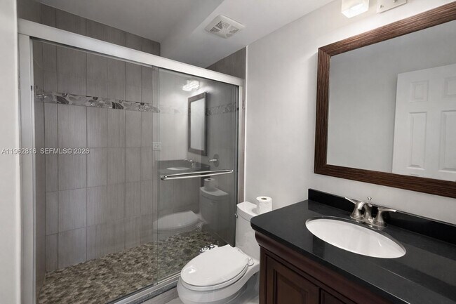 Building Photo - 400 Kings Point Dr