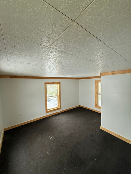 Building Photo - 422 N 12th St