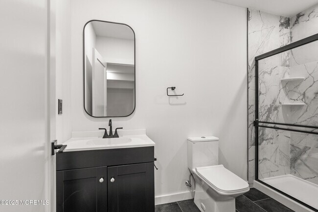 Building Photo - 459 Harnell Ave